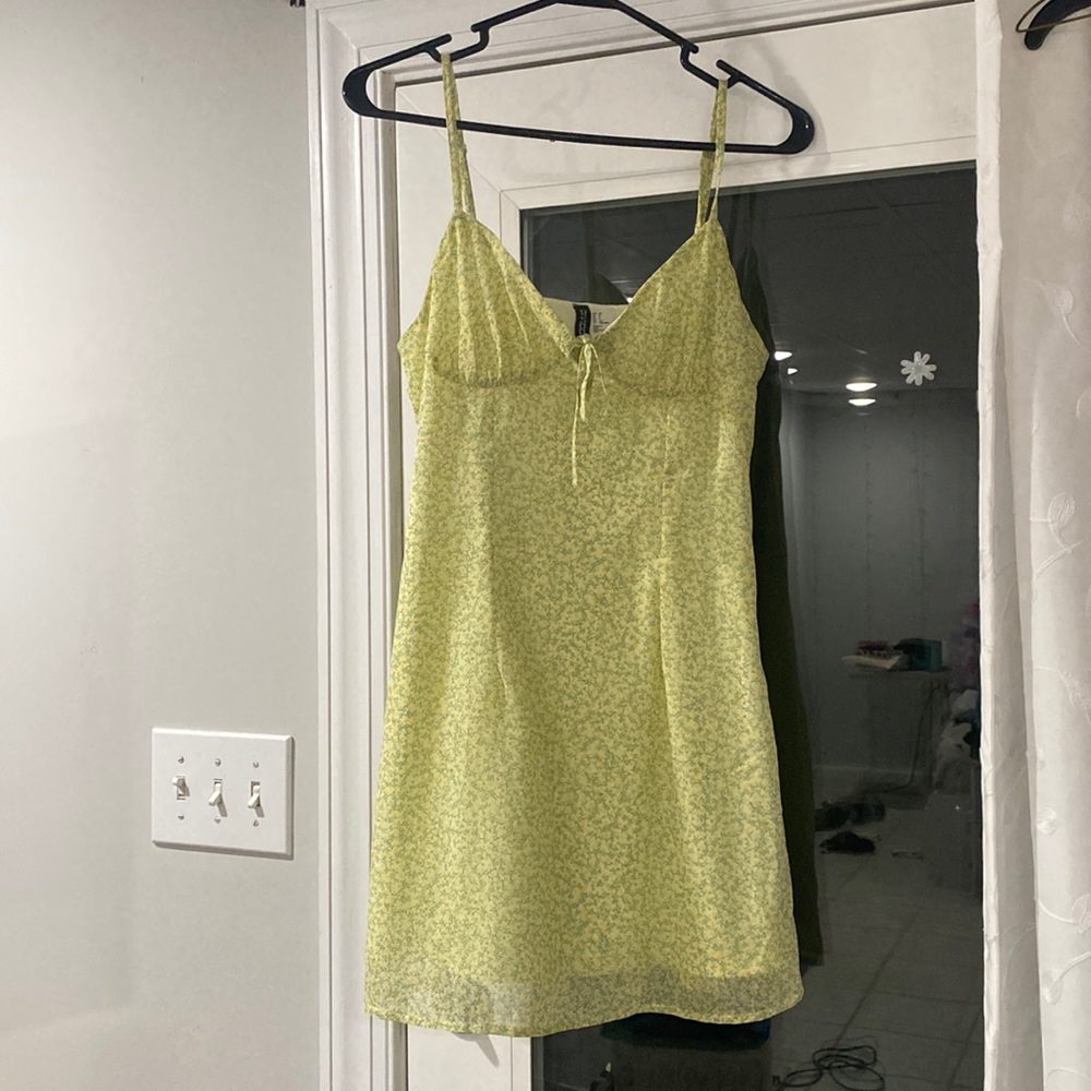 H&M dress size small